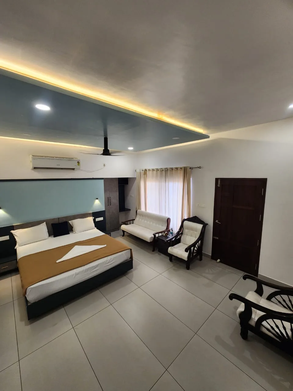 6 Bedroom Pool Villa